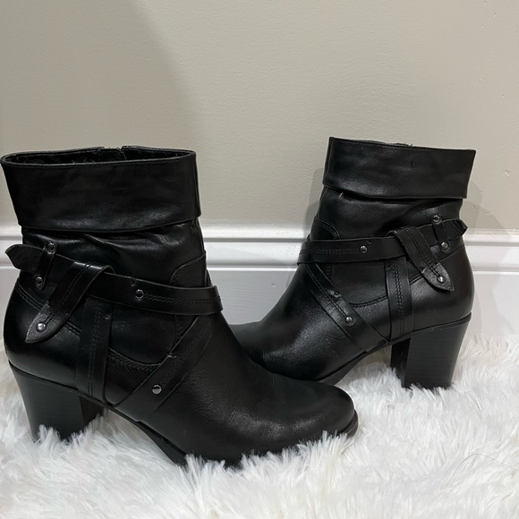 Tamaris strapy boots - Picture 1 of 8